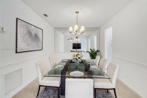 Купить виллу или дом в Палм Сити, Флорида 7 комнат, 143.26м2, № 1942181 - фото 25