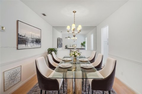 Купить виллу или дом в Палм Сити, Флорида 7 комнат, 143.26м2, № 1942181 - фото 24