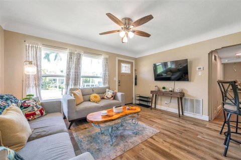 Villa ou maison à vendre à Gulfport, Floride: 3 chambres, 100.98 m2 № 1777542 - photo 8