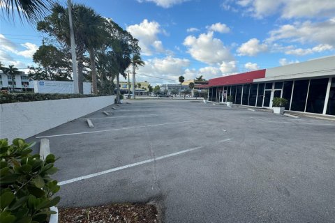 Magasin à louer à Fort Lauderdale, Floride № 1120144 - photo 1