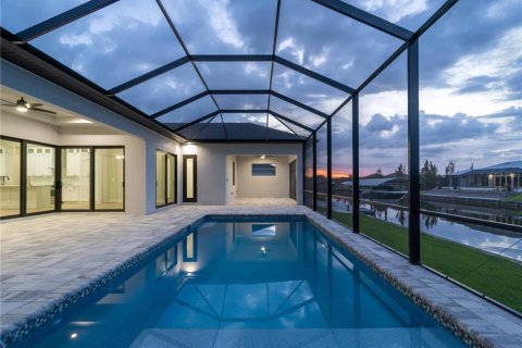 House in Port Charlotte, Florida 3 bedrooms, 201.6 sq.m. № 1673143 - photo 2