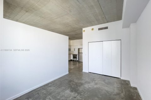 Condo in Miami, Florida, 1 bedroom  № 2066066 - photo 5