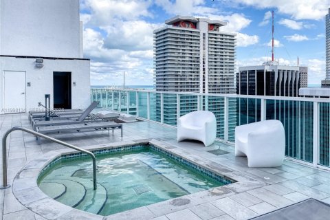 Condo in Miami, Florida, 1 bedroom  № 2066066 - photo 13