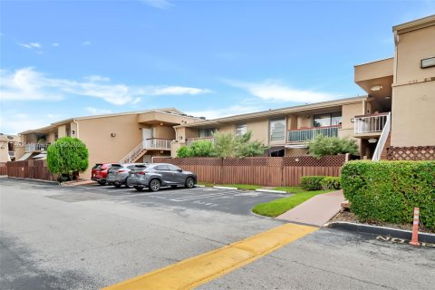 Кондоминиум с 1 спальней в Майами, Флорида № 2036259