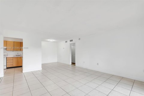 Купить кондоминиум в Майами, Флорида 1 спальня, 69.68м2, № 2036259 - фото 9