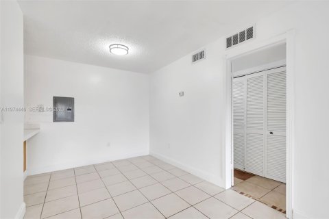 Купить кондоминиум в Майами, Флорида 1 спальня, 69.68м2, № 2036259 - фото 8