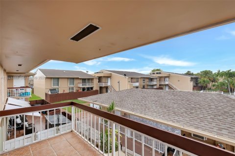 Купить кондоминиум в Майами, Флорида 1 спальня, 69.68м2, № 2036259 - фото 5