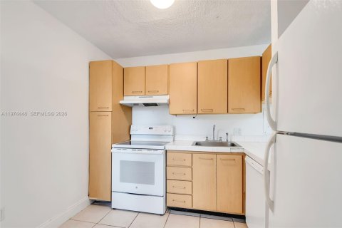 Купить кондоминиум в Майами, Флорида 1 спальня, 69.68м2, № 2036259 - фото 11