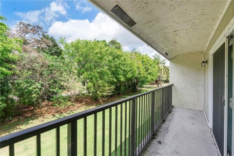 Copropriété à vendre à Tamarac, Floride: 2 chambres, 99.59 m2 № 2048050 - photo 14