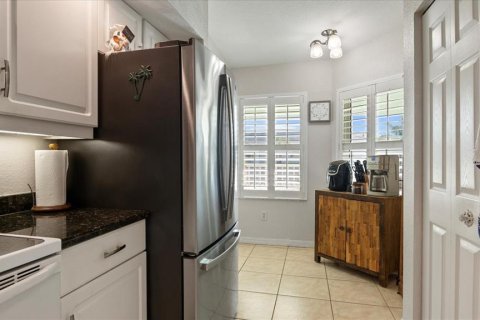 Condo in North Port, Florida, 2 bedrooms  № 1551843 - photo 14
