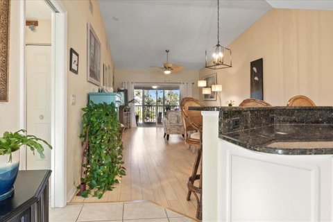 Condo in North Port, Florida, 2 bedrooms  № 1551843 - photo 6