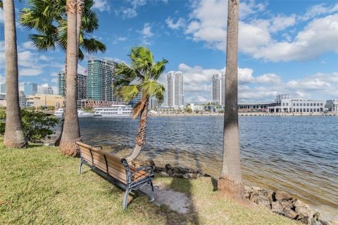 Condominio en venta en Tampa, Florida, 1 dormitorio, 83.61 m2 № 2197247 - foto 30