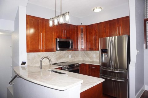 Condominio en venta en Tampa, Florida, 1 dormitorio, 83.61 m2 № 2197247 - foto 14