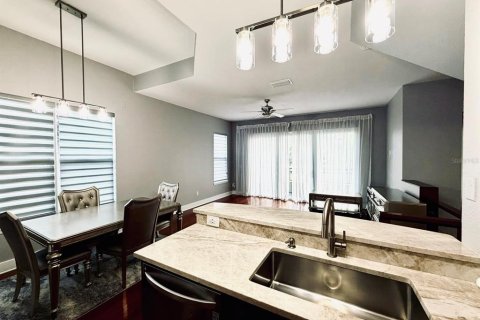 Condominio en venta en Tampa, Florida, 1 dormitorio, 83.61 m2 № 2197247 - foto 9
