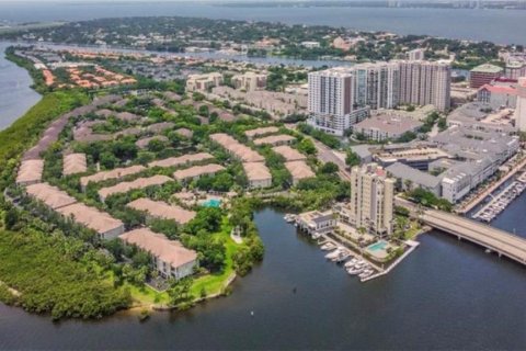 Condominio en venta en Tampa, Florida, 1 dormitorio, 83.61 m2 № 2197247 - foto 4