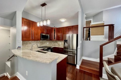 Condominio en venta en Tampa, Florida, 1 dormitorio, 83.61 m2 № 2197247 - foto 13