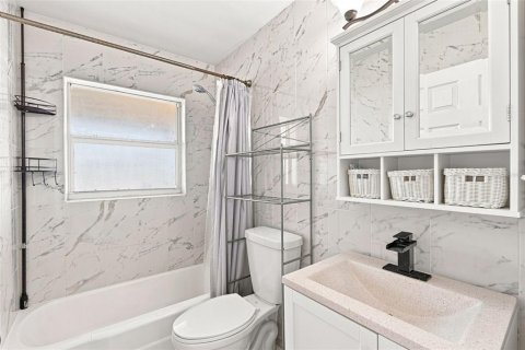 Villa ou maison à vendre à Punta Gorda, Floride: 3 chambres, 100.71 m2 № 2330971 - photo 21