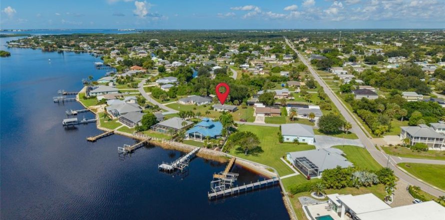 Villa ou maison à Punta Gorda, Floride 3 chambres, 100.71 m2 № 2330971