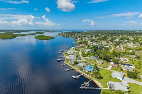 Villa ou maison à vendre à Punta Gorda, Floride: 3 chambres, 100.71 m2 № 2330971 - photo 9