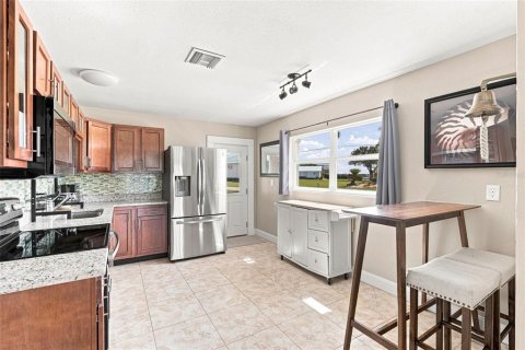 Villa ou maison à vendre à Punta Gorda, Floride: 3 chambres, 100.71 m2 № 2330971 - photo 4