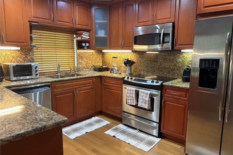 House in Weston, Florida 4 bedrooms, 222.59 sq.m. № 1945139 - photo 6
