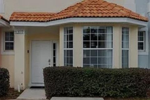 Adosado en venta en Kissimmee, Florida, 3 dormitorios, 136.38 m2 № 1908682 - foto 4