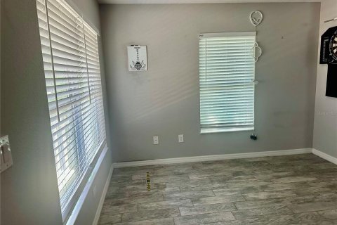 House in Saint Petersburg, Florida 3 bedrooms, 130.06 sq.m. № 1905481 - photo 10
