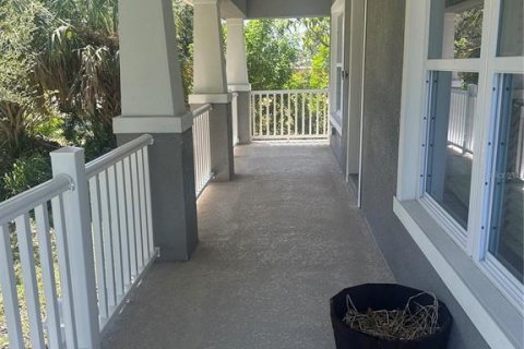 House in Saint Petersburg, Florida 3 bedrooms, 130.06 sq.m. № 1905481 - photo 30