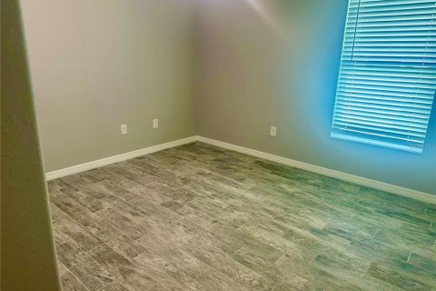 House in Saint Petersburg, Florida 3 bedrooms, 130.06 sq.m. № 1905481 - photo 19