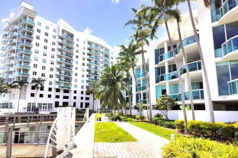 Copropriété à louer à North Bay Village, Floride: 2 chambres, 116.22 m2 № 2010911 - photo 3