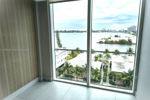 Copropriété à louer à North Bay Village, Floride: 2 chambres, 116.22 m2 № 2010911 - photo 7