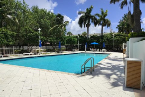 Copropriété à louer à North Bay Village, Floride: 2 chambres, 116.22 m2 № 2010911 - photo 13