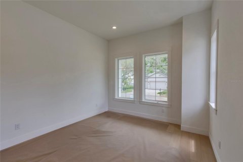Casa en venta en Tampa, Florida, 5 dormitorios, 463.4 m2 № 1758101 - foto 9