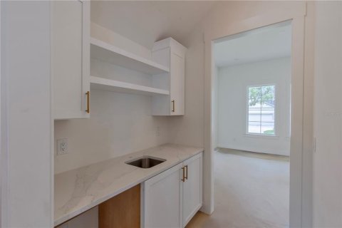 Casa en venta en Tampa, Florida, 5 dormitorios, 463.4 m2 № 1758101 - foto 10