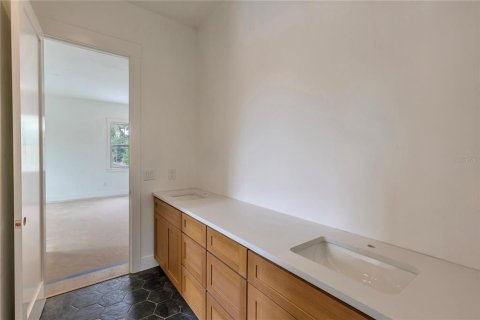 Casa en venta en Tampa, Florida, 5 dormitorios, 463.4 m2 № 1758101 - foto 6