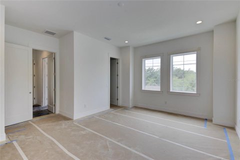 Casa en venta en Tampa, Florida, 5 dormitorios, 463.4 m2 № 1758101 - foto 2