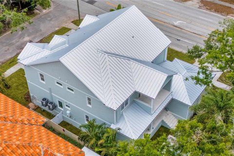 Casa en venta en Tampa, Florida, 5 dormitorios, 463.4 m2 № 1758101 - foto 15