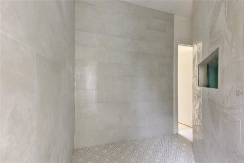 Casa en venta en Tampa, Florida, 5 dormitorios, 463.4 m2 № 1758101 - foto 27