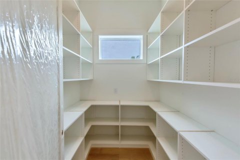 Casa en venta en Tampa, Florida, 5 dormitorios, 463.4 m2 № 1758101 - foto 8