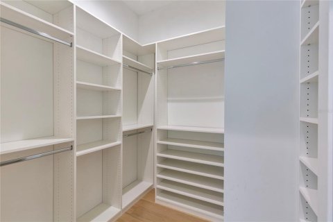 Casa en venta en Tampa, Florida, 5 dormitorios, 463.4 m2 № 1758101 - foto 11
