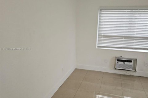 Снять в аренду кондоминиум в Майами-Бич, Флорида 1 спальня, 69.12м2, № 1977620 - фото 16