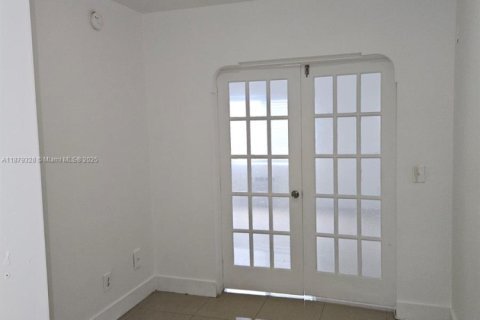 Снять в аренду кондоминиум в Майами-Бич, Флорида 1 спальня, 69.12м2, № 1977620 - фото 10