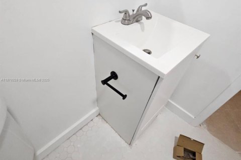 Снять в аренду кондоминиум в Майами-Бич, Флорида 1 спальня, 69.12м2, № 1977620 - фото 4