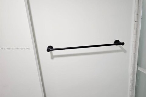 Снять в аренду кондоминиум в Майами-Бич, Флорида 1 спальня, 69.12м2, № 1977620 - фото 5