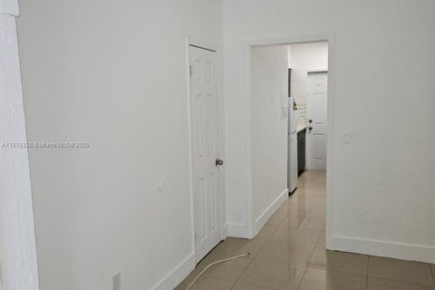 Снять в аренду кондоминиум в Майами-Бич, Флорида 1 спальня, 69.12м2, № 1977620 - фото 12