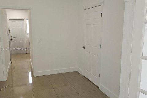 Снять в аренду кондоминиум в Майами-Бич, Флорида 1 спальня, 69.12м2, № 1977620 - фото 7