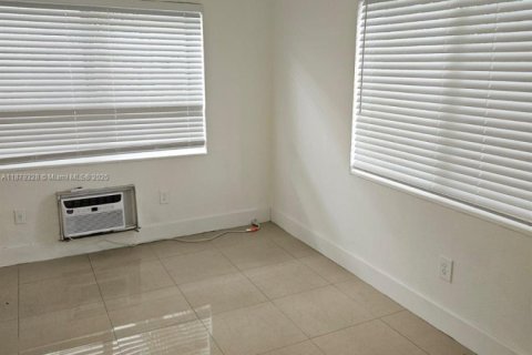 Снять в аренду кондоминиум в Майами-Бич, Флорида 1 спальня, 69.12м2, № 1977620 - фото 8