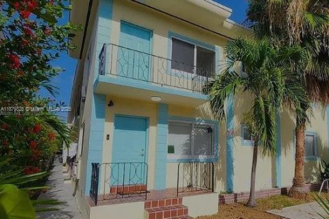 Снять в аренду кондоминиум в Майами-Бич, Флорида 1 спальня, 69.12м2, № 1977620 - фото 1