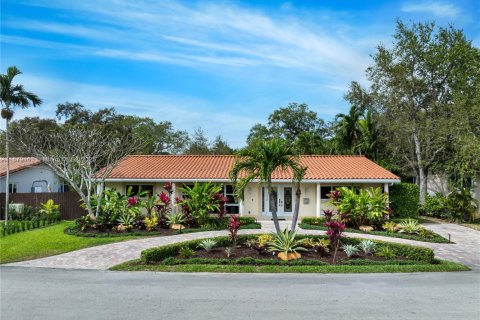 House in Miami Shores, Florida 3 bedrooms, 203.73 sq.m. № 1929338 - photo 2