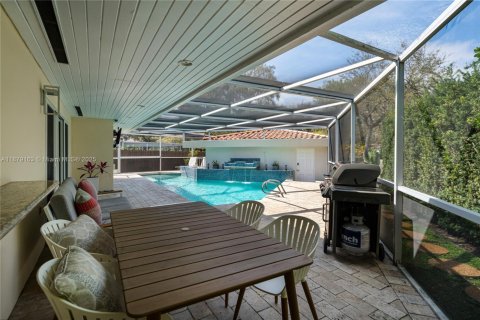 House in Miami Shores, Florida 3 bedrooms, 203.73 sq.m. № 1929338 - photo 25